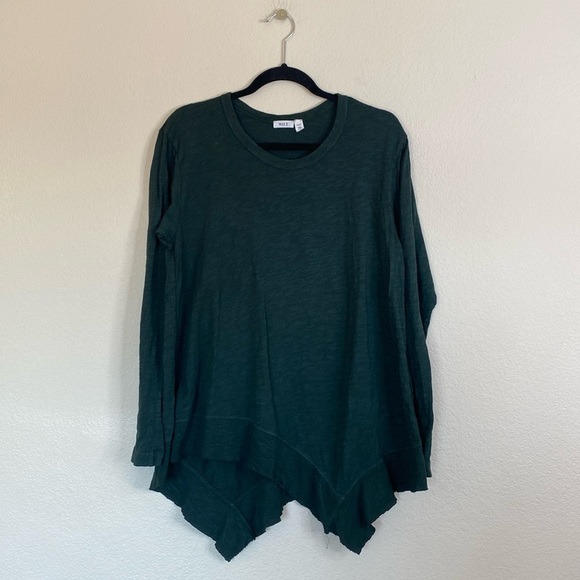 Wilt Tops - Wilt criss cross top forrest green small runs big EUC